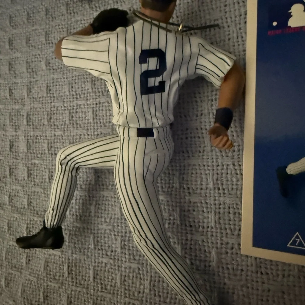 2002 Hallmark Keepsake Ornament featuring Derek Jeter